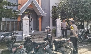 Pengamanan Ibadah Minggu Oleh Personel Polsek Lobalain