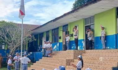 Wakapolres Pimpin Apel di SMA 1 Lobalain, Tanamkan Nilai Disiplin dan Cegah Kenakalan Remaja