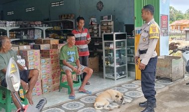Sambangi Warga Binaan,  Bhabinkamtibmas Polsek Rote Barat Laut Pastikan Kamtibmas Tetap Kondusif