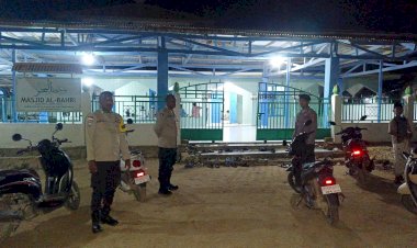 Polsek Rote Timur Laksanakan Pengamanan Sholat Tarawih,Pastikan Ibadah Berjalan Aman dan Kondusif