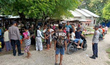 Polri Hadir di Tengah Masyarakat, Pengamanan Pasar Sakubatun Berlangsung Kondusif