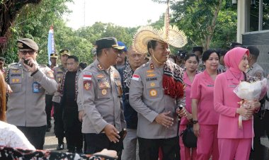 Tatap Muka Dengan Personel Polres Rote Ndao, Kapolda NTT Tegaskan Pentingnya Berbuat Baik