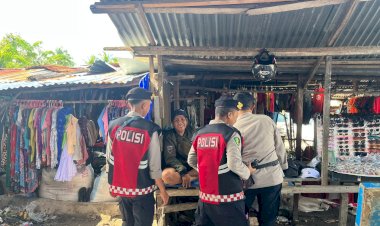 Ciptakan Rasa Aman, Polsek Rote Barat Laut Tingkatkan Pengamanan di Pasar Busalangga
