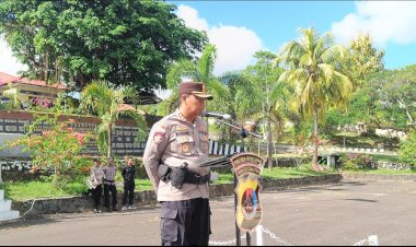 Kapolres Rote Ndao Pimpin Korps Raport Kenaikan Pangkat Pengabdian Bagi  Kabag SDM Polres Rote Ndao