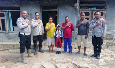 Viral karena Kaos Kaki dari Arang, Siswa di TTS Dapat Bantuan Perlengkapan Sekolah dari Kapolda NTT