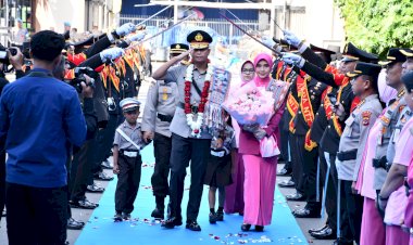 Tradisi Pedang Pora Sambut Wakapolda NTT Brigjen Pol Faizal, Awali Pengabdian di Bumi Flobamorata