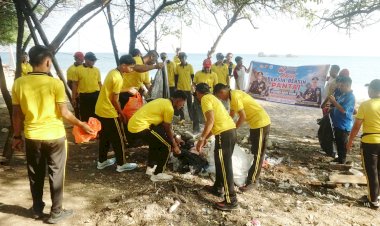 Aksi Bersih Pantai Jelang Hari Bhayangkara ke-80, Bentuk Kepedulian Polri Untuk Jaga  Lingkungan