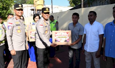 Kapolda NTT Bagikan 100 Paket Sembako, Wujud Kepedulian Polri kepada Masyarakat di HUT Bhayangkara ke 80