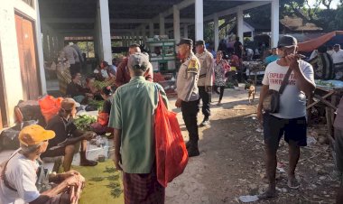 Polsek Rote Tengah Lakukan Pengamanan di Pasar Ufalen, Jamin Kenyamanan Masyarakat