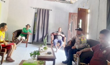 Bhabinkamtibmas Polsek Rote Timur Sambangi Warga, Ajak Jaga Kamtibmas Tetap Kondusif