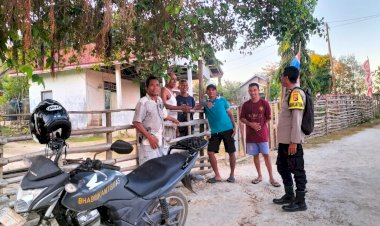 Sambangi Warga, Bhabinkamtibmas Polsek Rote Tengah Ajak Warga Cegah Karhutla