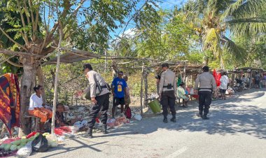 Hadir di Tengah Masyarakat, Personel Polsubsektor Suelain Ciptakan Kamtibmas Saat Patroli Pasar
