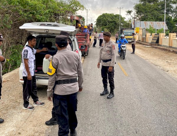 17 Liter Sopi Diamankan Polsek Rote Tengah Saat Dilakukan Razia Pada Sejumlah Kendaraan