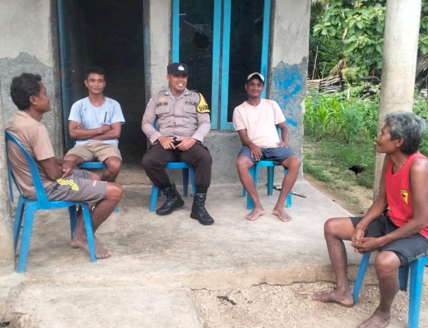 Sambangi Warga Binaan, Bhabinkamtibmas Polsek Rote Barat  Daya Ajak Warga Jaga Kamtibmas