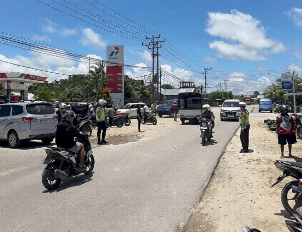 Sat Lantas Polres Rote Ndao Tingkatkan Pengamanan Saat Antrian Pengisian BBM