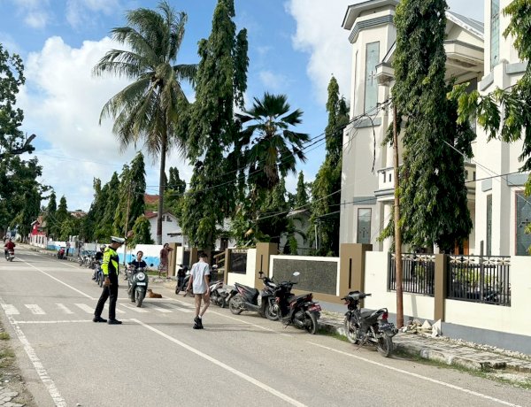 Sat Lantas Polres Rote Ndao Ciptakan Kamseltibcarlantas,  Jamin Kenyamanan Pelaksanaan Ibadah