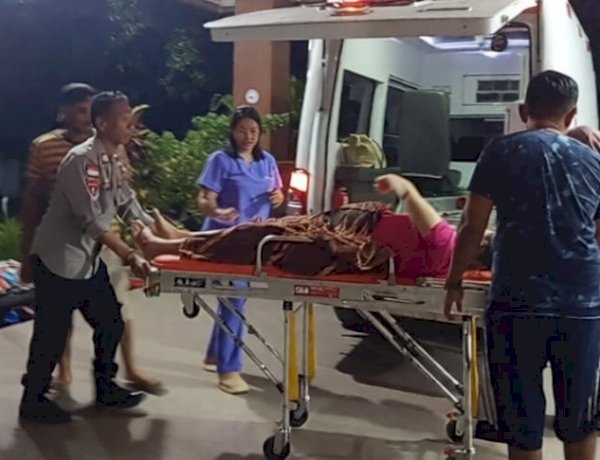 Polsek Lobalain Bantu Puskesmas Baa Rujuk Pasien Ibu Hamil