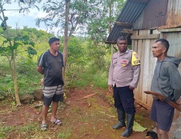 Sambangi Warga Binaan, Bhabinkamtibmas Polsek Rote Selatan Ajak Warga Jaga Keamanan Lingkungan