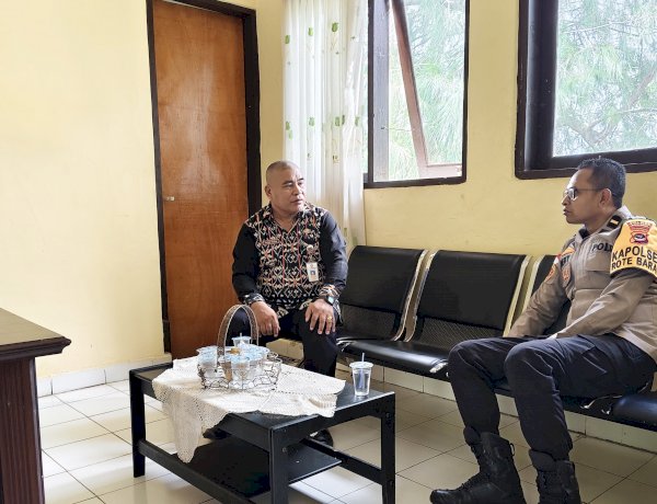 Kapolsek Rote Barat Lakukan Silaturahmi Dengan Camat Rote Barat, Komitmen Bangun Sinergitas  Jaga Kamtibmas