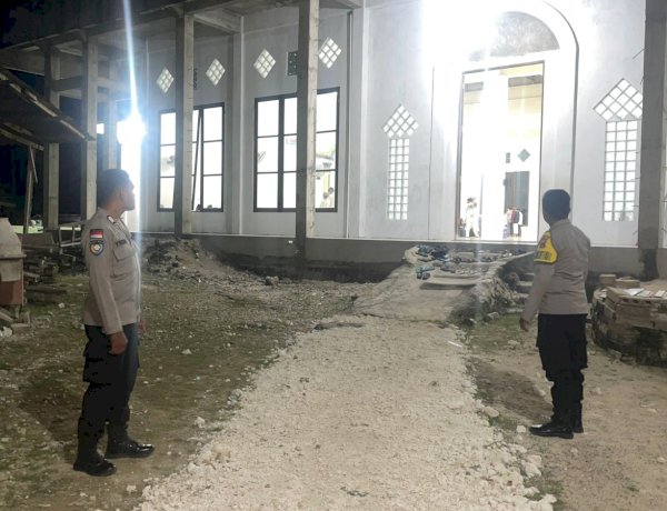 Polsek Rote Barat Laut Lakukan Pengamanan di Mesjid Jamiatul Islamiyah, Pastikan Kenyamanan Ibadah.