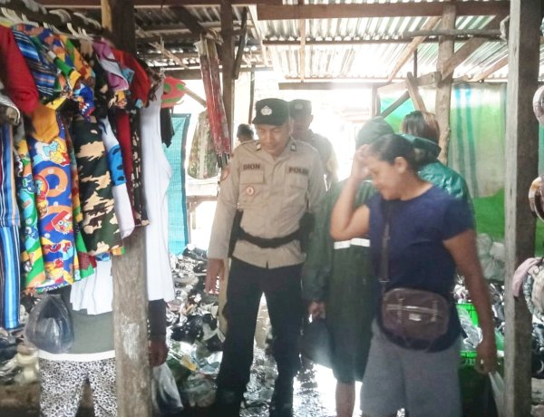Patroli Dialogis Personel Polsek Rote Barat Laut di Pasar Busalangga