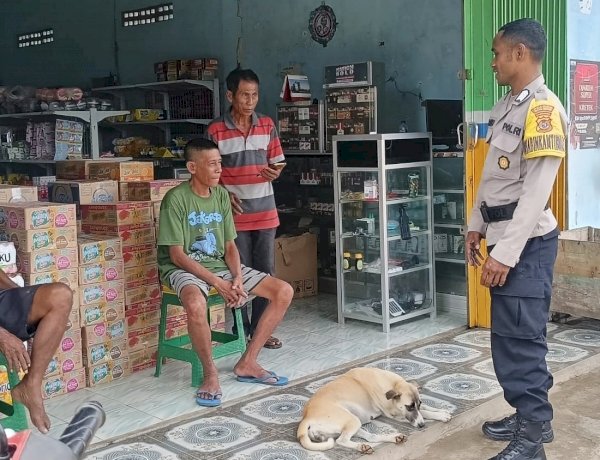 Sambangi Warga Binaan,  Bhabinkamtibmas Polsek Rote Barat Laut Pastikan Kamtibmas Tetap Kondusif