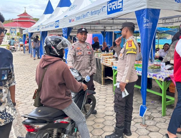 Polsek Lobalain Pantau Aktifitas Masyarakat Berburu Takjil Jelang Buka Puasa