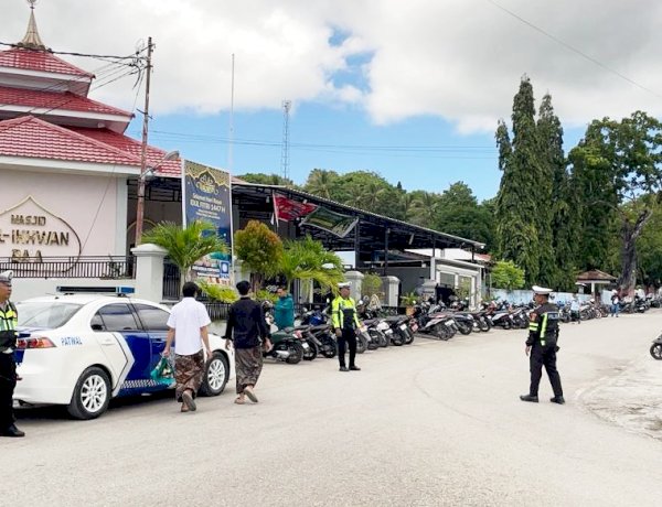 Satlantas Polres Rote Ndao Jamin Kenyamanan Saat Sholat Jumat