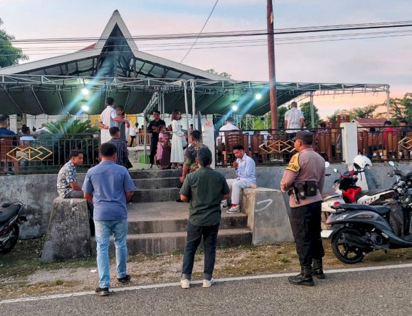 Kapolsek Pantaibaru : Ibadah Misa Pada Gereja  St Petrus Olafulihaa Berjalan Lancar