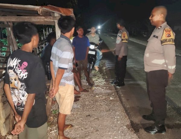 Polsek Rote Tengah Gelar Patroli Dialogis, Ajak Masyarakat Cegah Premanisme dan Jaga Kamtibmas