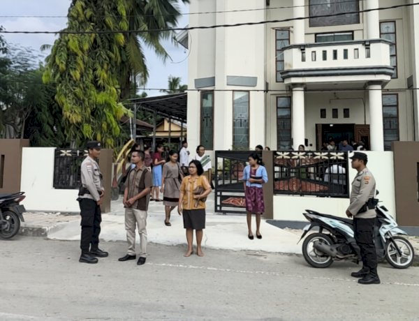 Kapolsek Lobalain : Polsek Lobalain Lakukan Pengamanan Ibadah, Wujudkan Rasa Aman Bagi Jemaat