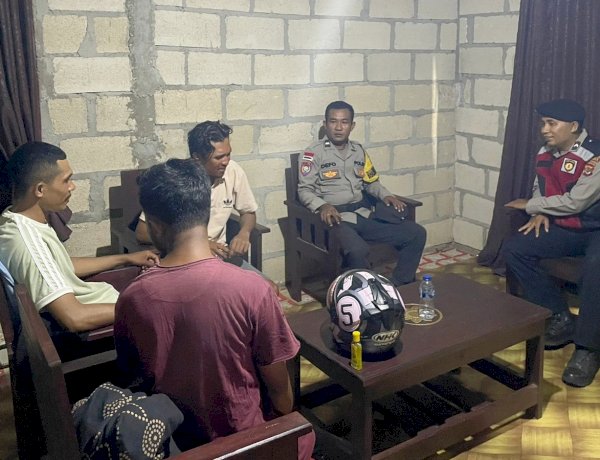Sambangi Warga, Personel Polsek Rote Tengah Ajak Warga Jaga Kamtibmas Tetap Kondusif