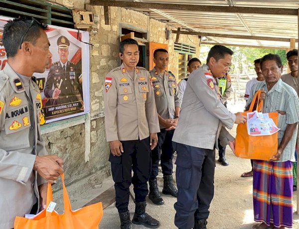 Bantuan Sosial Bagi Masyarakat di Desa Daiama, Polres Rote Ndao Terus Tebar Kebaikan