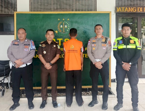 Tersangka Lakalantas  Yang Menyebabkan Dua Orang Meninggal Dunia Dilakukan Tahap II Sat Lantas Polres Rote Ndao