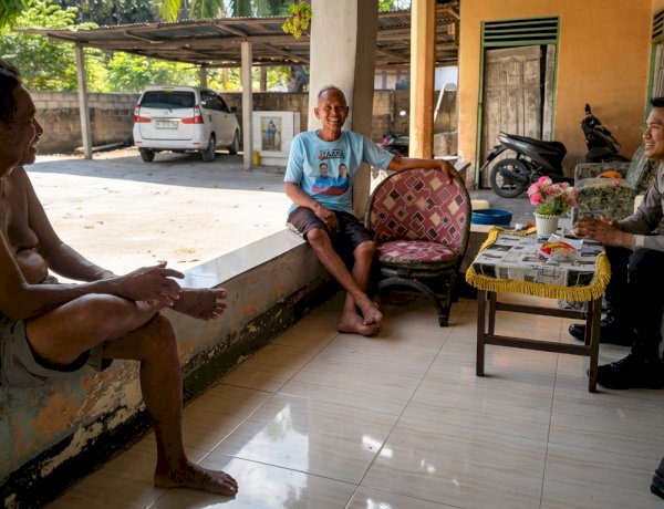 Melalui Kegiatan Preemtif Kepolisian, Bhabinkamtibmas Polsek Pantaibaru Pastikan Kamtibmas Tetap Kondusif