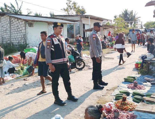 Patroli di Pasar Oele, Polsek Rote Selatan Pastikan Keamanan Masyarakat