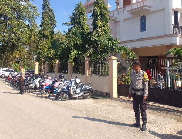 Polsek Lobalain Lakukan Pengamanan Saat Ibadah Minggu
