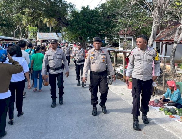 Polsek Rote Barat Laut Lakukan Pengamanan di Pasar Busalangga, Jamin Kegiatan Ekonomi Masyarakat Berjalan Lancar