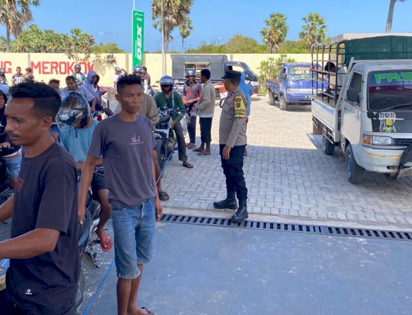 Antisipasi Gangguan Keamanan  di SPBU Sedeoen, Polsek Rote Barat  Intensifkan Patroli dan Pengamanan