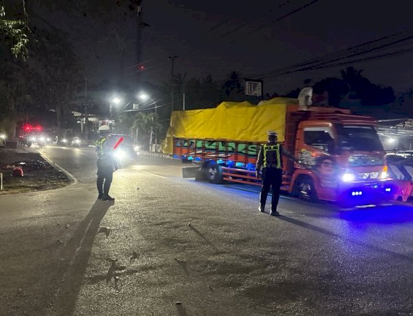 Satuan Lalu Lintas Polres Rote Ndao Laksanakan  Pengaturan Arus Lalu Lintas Jaga Kenyamanan Masyarakat