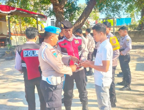 Cegah Judol dan Pinjol, Kanit Propam Polsek RBD Sidak HP Anggota