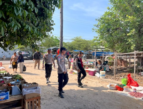 Polsek Rote Barat Gelar Patroli K2YD di Pasar, Sampaikan Imbauan Kamtibmas dan Sosialisasikan Layanan 110