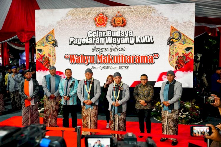 Gelar Wayang Kulit, Kapolri: Perkuat Sinergitas TNI-Polri dan Semakin Dekat dengan Masyarakat