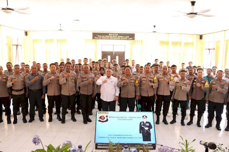 Sambangi Polres Rote Ndao, Kabid Kum Polda NTT Berikan Sosialisasi Peraturan dan Undang-Undang Kepada Anggota