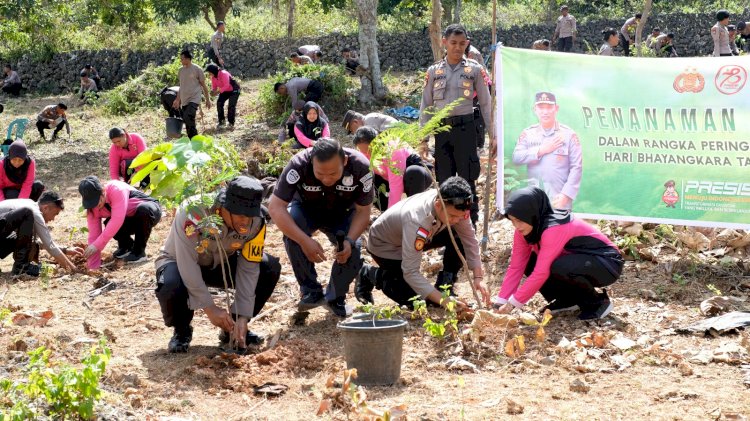 Bakti Lingkungan Hari Bhayangkara Ke-78 Tahun 2024, Polres Rote Ndao Tanam Seribu Bibit Pohon