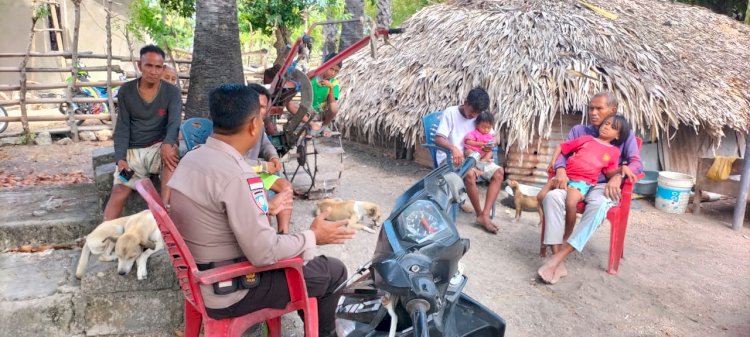 Sambangi Desa Binaan Ini Pesan Bhabinkamtibmas Bripka Nurahman.