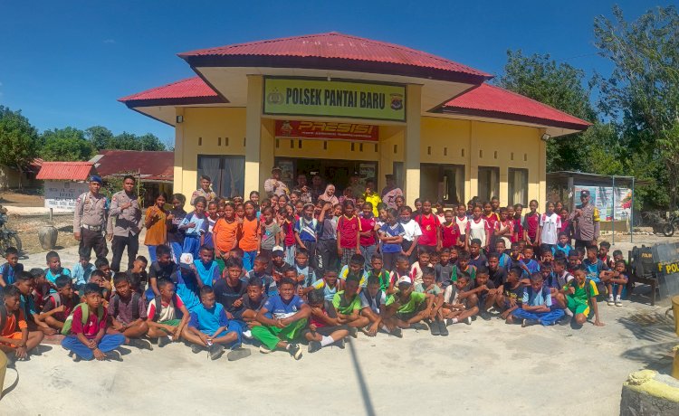 Untuk Memahami Tugas Kepolisian,Tenaga Pendidik dan Para Siswa Kunjungi Polsek Pantai Baru