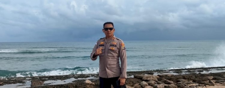 Bhabinkamtibmas Polsek Pantai Baru Kawal Nakes Puskesmas Panbar Lakukan Vaksin Polio