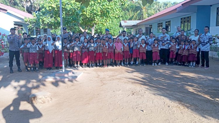 Polsek Goes To School , Program Kapolsek Pantai Baru Untuk Jaga Generasi Bangsa