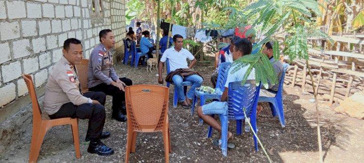 Bhabinkamtibmas Lakukan Sambang Dan Patroli Dialogis Di Dusun Oetaka